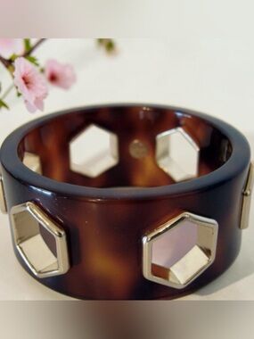 NWOT TORY BURCH TORTOISE HEXAGON BANGLE BRACELET